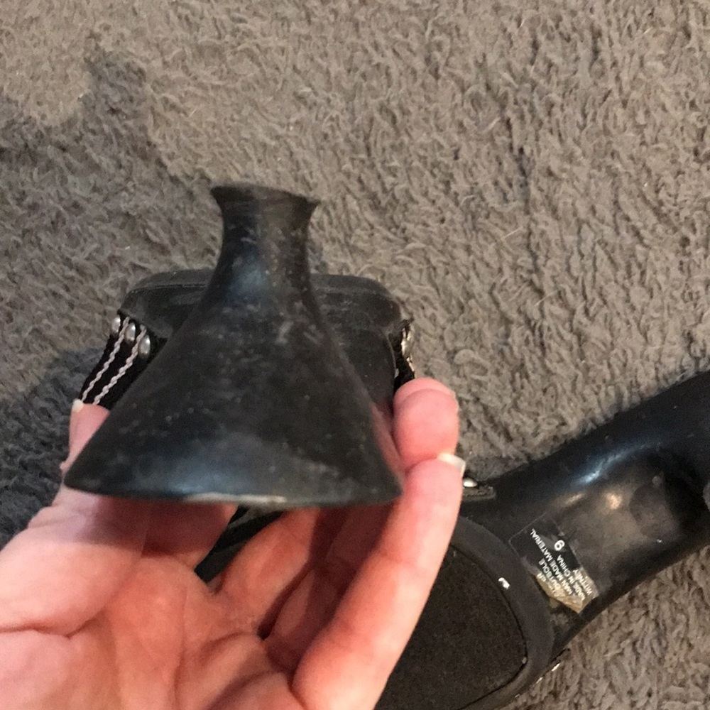 Heels - Picture 4 of 4